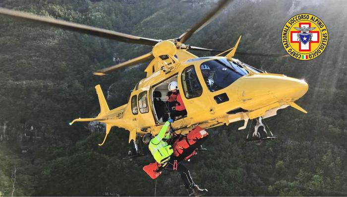 Volo 5 mt durante cordata nel Pesarese