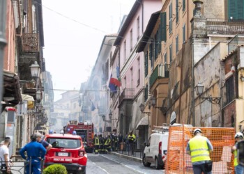 Esplosione Rocca di Papa, vicino Roma, sindaco grave