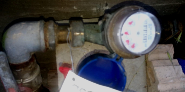 Aca chiude fornitura acqua a condominio