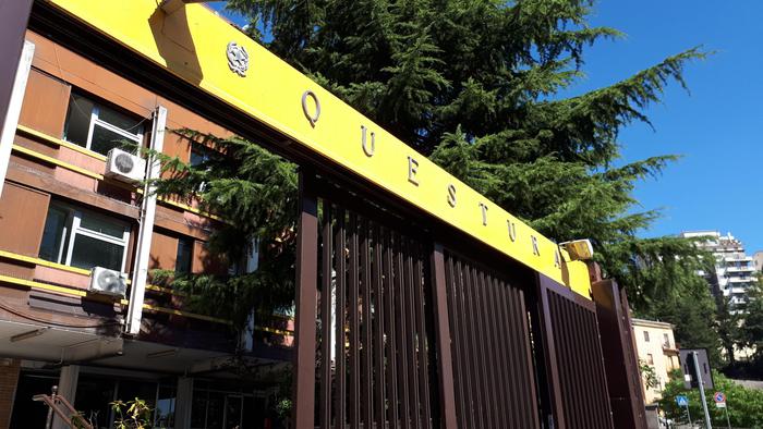 Armi: diplomi contraffatti, 7 indagati