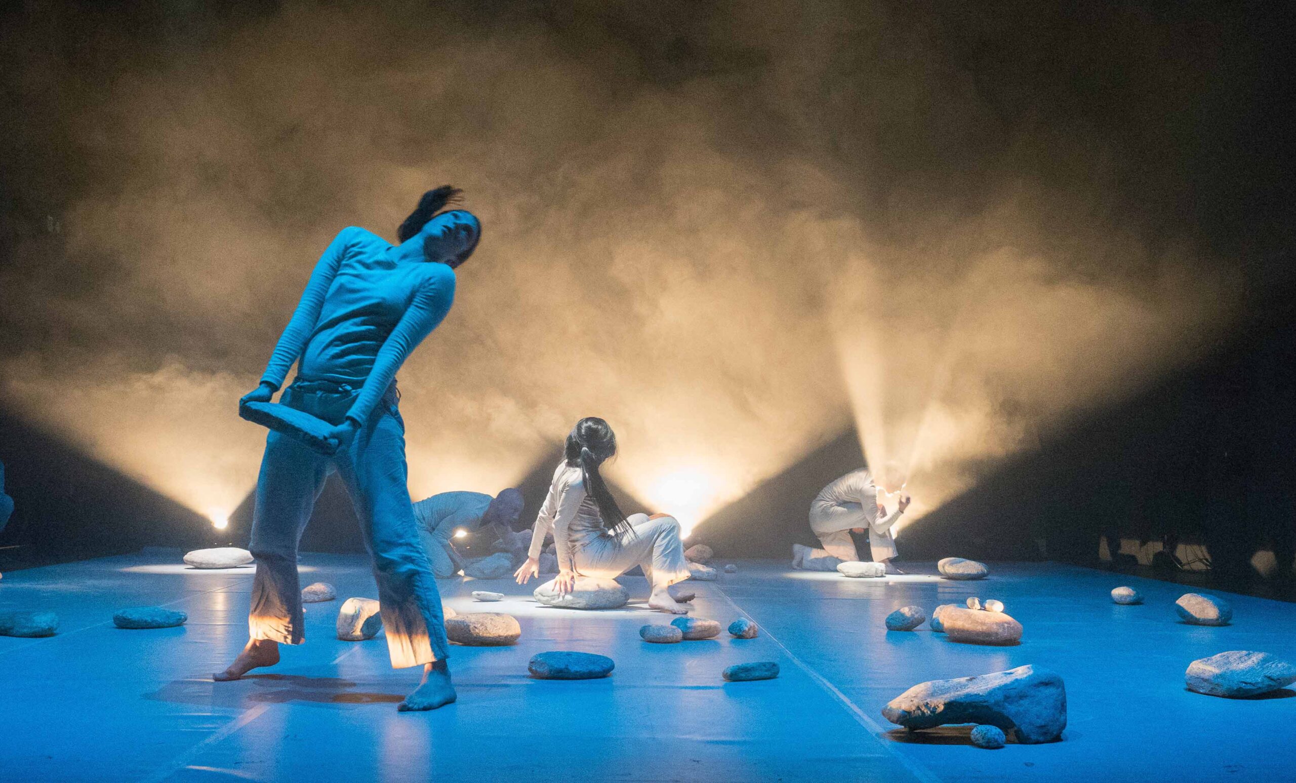 DALLA TERRA ALLA LUCE – DALL’ALBA AL TRAMONTO