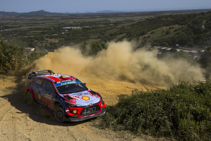 Auto: Rally Sardegna, Sordo è in testa