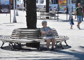Caldo, Sos per 4,3 milioni di over 80 i consigli salva-vita