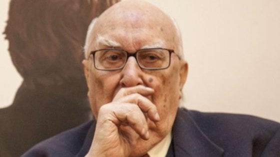 Andrea Camilleri ricoverato per arresto cardiaco: è in condizioni critiche