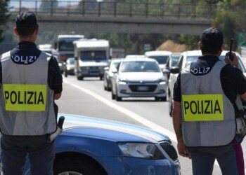 Cisterna perde olio su Autosole