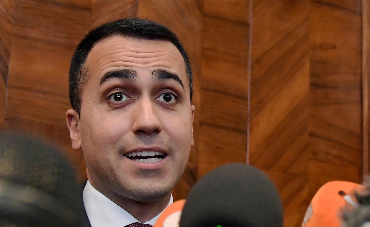 Coerenza mai: i Cinque Stelle dicono tutto e il suo contrario (e si stanno eliminando da soli)