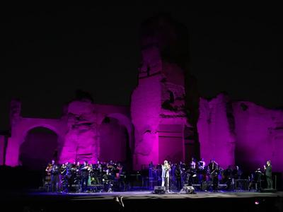 De Gregori sinfonico conquista Caracalla