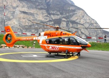 Furgone tampona tir, un ferito