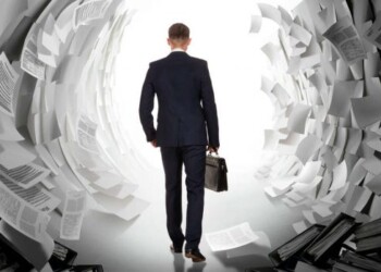 Oggi in Italia la lungaggine burocratica impedisce ad uno straniero di rischiare i propri soldi, ed investire da noi.