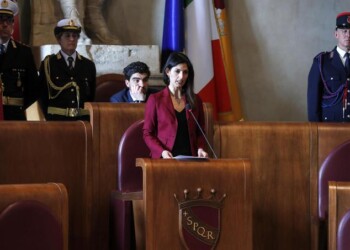 In Aula borraccia acqua a consiglieri