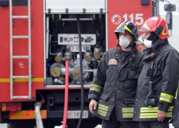 Incendi: rogo in casa a Palermo, anziano muore intossicato