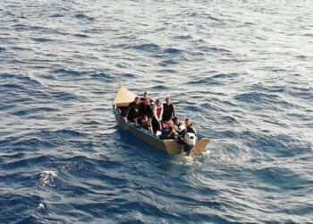 Nave con 50 migranti verso Lampedusa