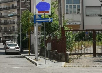 Palo segnaletica blocca accesso disabili