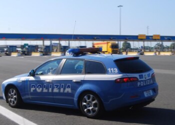 Polizia spara in aria per fermare pusher
