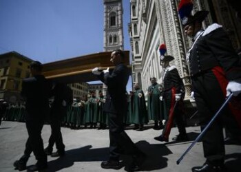 “Protagonista universale dell’arte”, l’ultimo saluto a Zeffirelli 