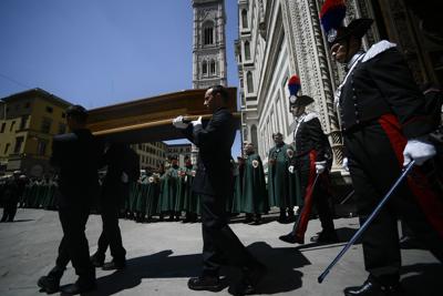 “Protagonista universale dell’arte”, l’ultimo saluto a Zeffirelli 