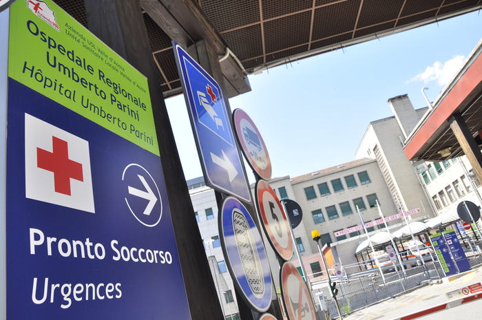 Scontro auto-moto, grave 18enne