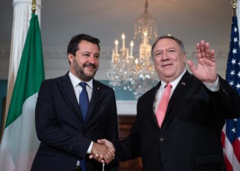 Vedi alla voce sovranismo: Salvini regala l’Italia a Trump per fare un dispetto all’Europa