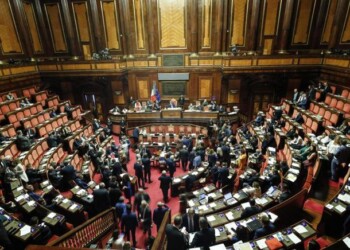 Salario minimo, Di Maio: «Chi frena pugnala lavoratori». Durigon chiede costi invariati per le Pmi