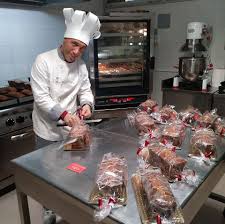 In piazzetta Bagnasco si raccontano storie di vita di palermitani che hanno raggiunto i propri obiettivi restando sempre legati alla propria terra