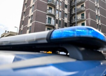 “Affogo nostra figlia se non torni con me”/ Latina, 35enne minaccia ex: arrestato