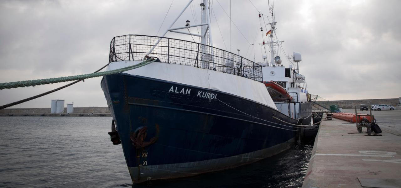 ALAN KURDI, MALTA AUTORIZZA SBARCO MIGRANTI/ Sea Eye “Ce l’abbiamo fatta!”