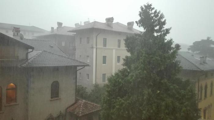 Allerta temporali in Trentino, attesi grandine e vento