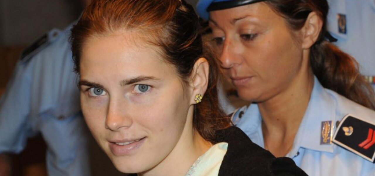 AMANDA KNOX LANCIA COLLETTA PER IL MATRIMONIO/ “Soldi finiti in Italia”