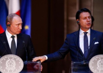 Asse Italia-Russia per stop alle sanzioni: sì a pressing diplomatico, no a veto