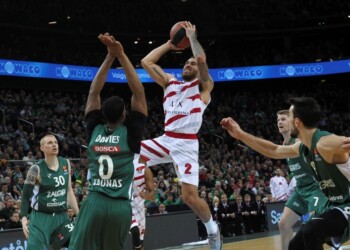 Basket: lasciano Milano James e Nunnally