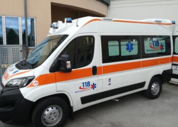 Bimba di 4 anni rischia di annegare