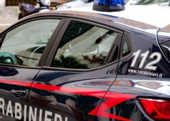 Botte e acqua gelata contro compagna e figlia/ Ancona, raptus di gelosia: arrestato