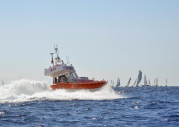 Cadavere in mare a Finale, è giallo