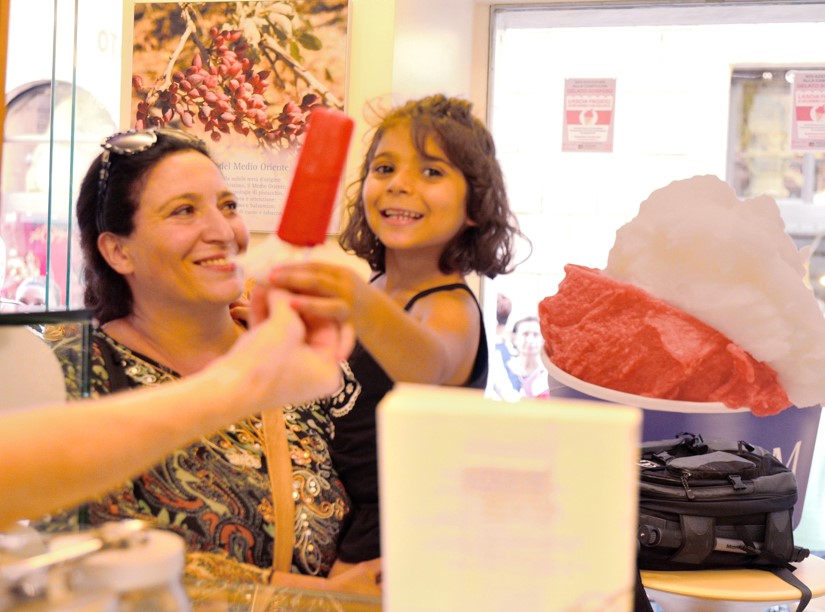 Al via per il quinto anno il “gelato sospeso”, i coni “solidali” con il gusto del sorriso di un bambino