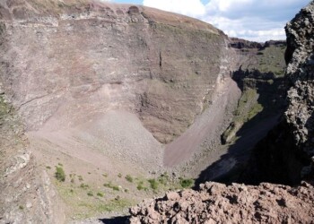 CAMPI FLEGREI E VESUVIO SOTTO CONTROLLO/ Dopo Stromboli: l’analisi dell’Ingv