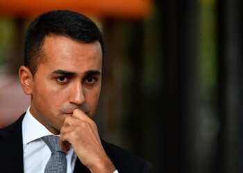 Caos Cinque Stelle: Di Maio prepara il rimpasto di governo (ma Di Battista vuole fargli le scarpe)