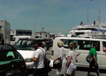 Certosa Capri, vietati carrelli elettrici