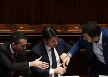 Dai conti ai migranti, è sempre colpa dell’Europa. E noi siamo sempre più cialtroni