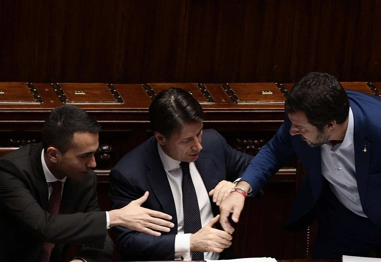 Dai conti ai migranti, è sempre colpa dell’Europa. E noi siamo sempre più cialtroni