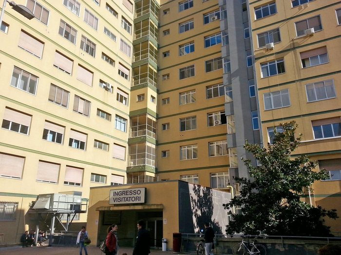 Donna in ospedale dopo scippo, 2 arresti