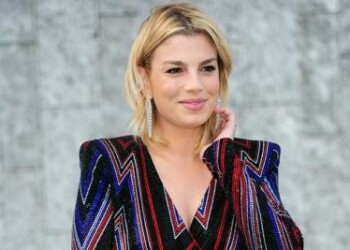 Emma difende Carola, pioggia di insulti 