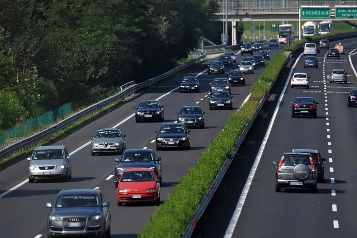 Estate: Autovie, traffico intenso, coda di 3 km in A23