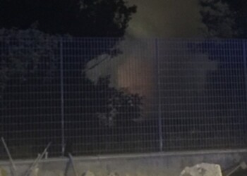 Incendio Roma Nord, a fuoco discarica abusiva/ Salaria, maxi nube nera e odore acre