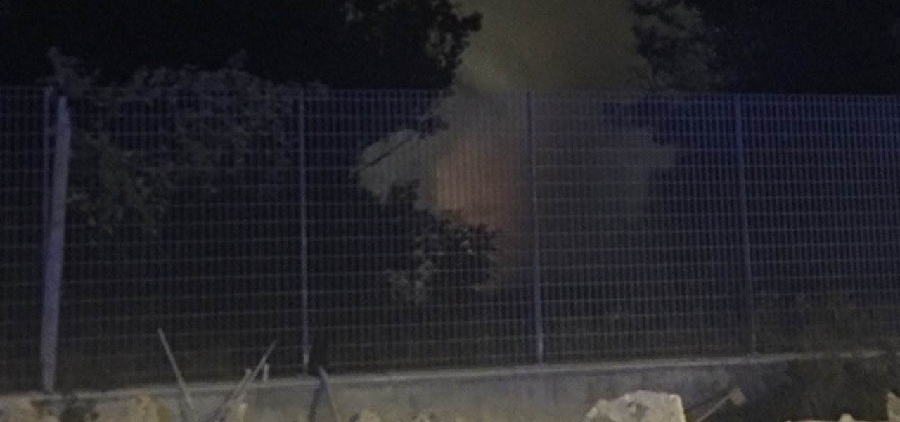 Incendio Roma Nord, a fuoco discarica abusiva/ Salaria, maxi nube nera e odore acre