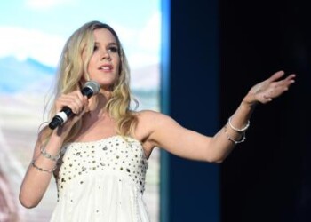 Joss Stone trattenuta ed espulsa dall’Iran 