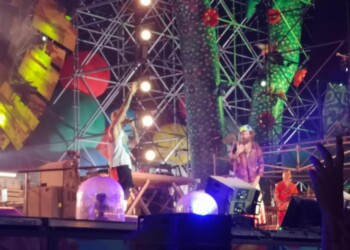 Jovanotti,costretti transennare spiaggia