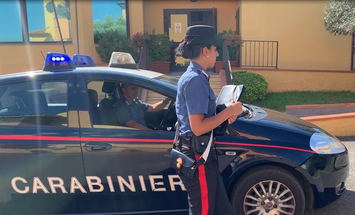 Ladro in casa, bloccato da bambini