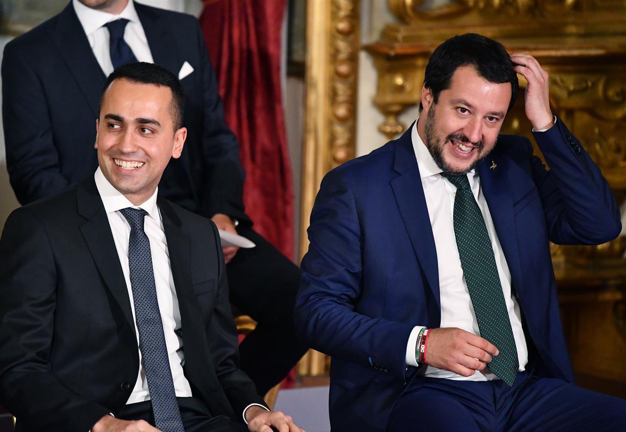Litigare sempre, governare mai: Salvini e Di Maio non sanno fare altro (e intanto l’Italia affonda)