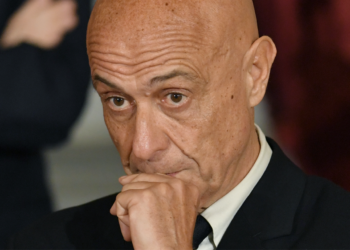 Marco Minniti: “L’alternativa a Salvini? È il governo dei flussi, non l’accoglienza illimitata”