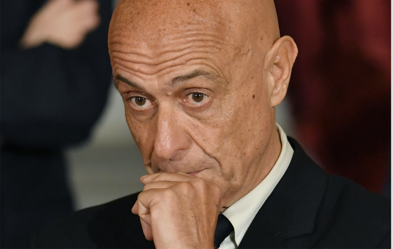 Marco Minniti: “L’alternativa a Salvini? È il governo dei flussi, non l’accoglienza illimitata”